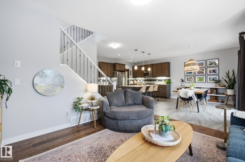 69 Avonlea Way, Spruce Grove, AB - Indoor Photo Showing Living Room