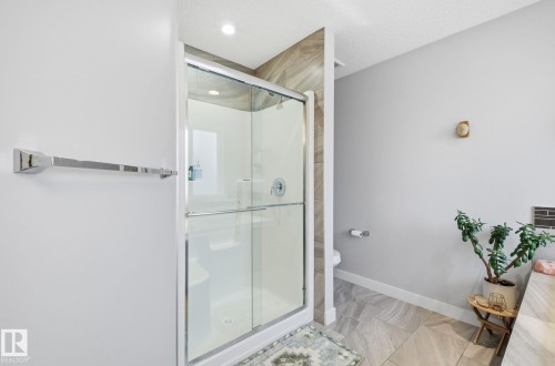 69 Avonlea Way, Spruce Grove, AB - Indoor Photo Showing Bathroom