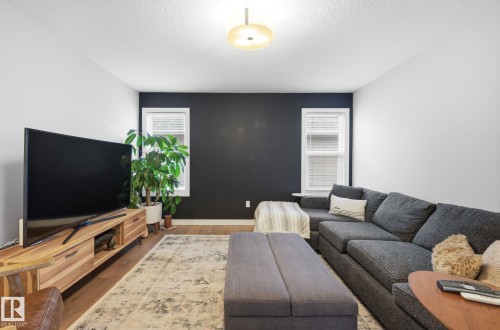 69 Avonlea Way, Spruce Grove, AB - Indoor Photo Showing Living Room