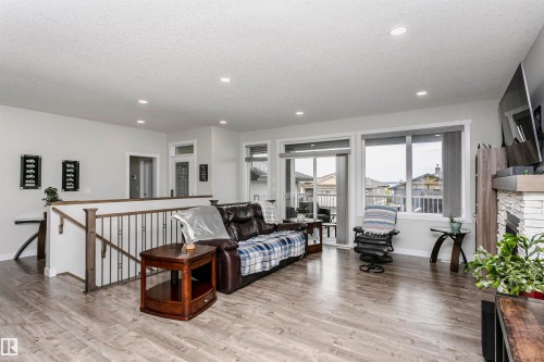611 55101 Ste Anne Trail, Rural Lac Ste. Anne County, AB - Indoor Photo Showing Living Room