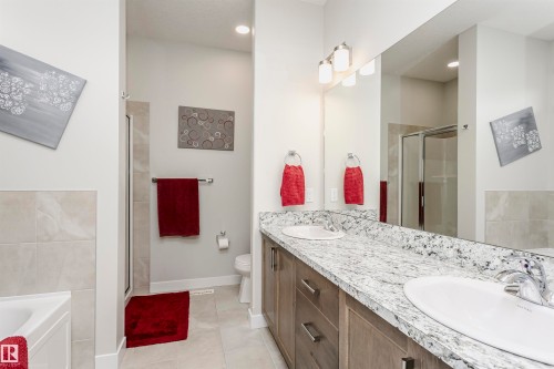 611 55101 Ste Anne Trail, Rural Lac Ste. Anne County, AB - Indoor Photo Showing Bathroom