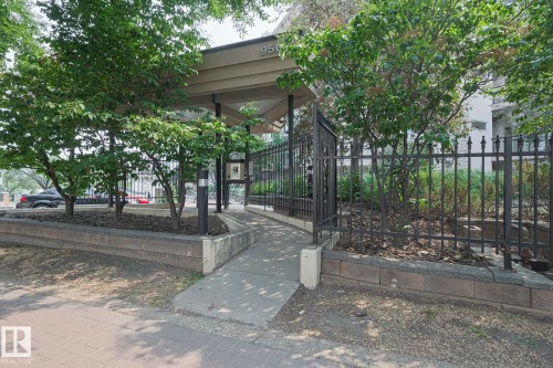 113 9507 101 Avenue, Edmonton, AB - Outdoor