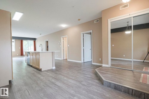 113 9507 101 Avenue, Edmonton, AB - Indoor Photo Showing Other Room