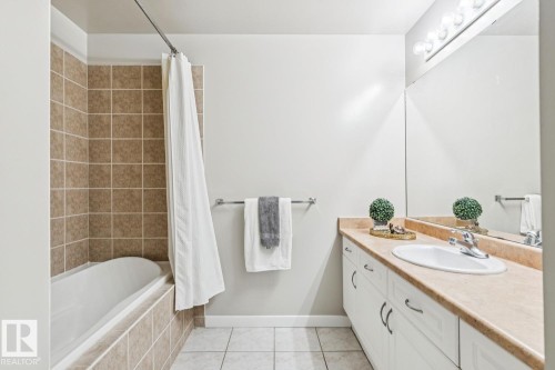 402 9919 105 Street, Edmonton, AB - Indoor Photo Showing Bathroom