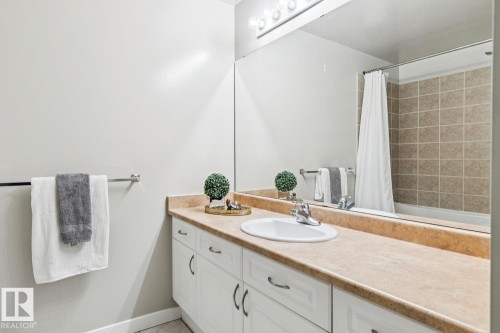 402 9919 105 Street, Edmonton, AB - Indoor Photo Showing Bathroom