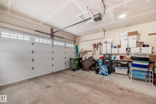 139 Kidd Crescent, Leduc, AB - Indoor Photo Showing Garage