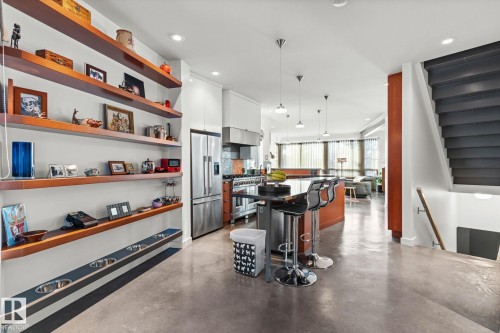 6428 Ada Boulevard, Edmonton, AB - Indoor Photo Showing Other Room