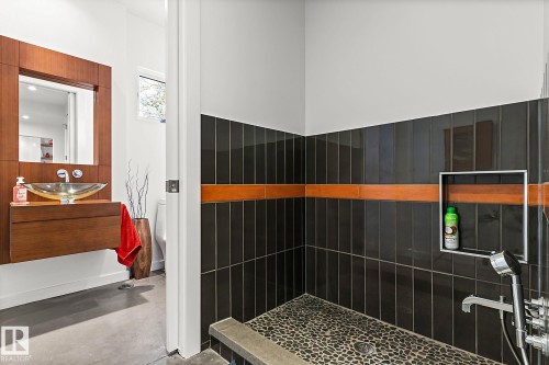 6428 Ada Boulevard, Edmonton, AB - Indoor Photo Showing Other Room