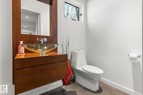 6428 Ada Boulevard, Edmonton, AB - Indoor Photo Showing Bathroom