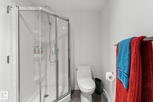 6428 Ada Boulevard, Edmonton, AB - Indoor Photo Showing Bathroom