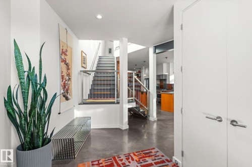 6428 Ada Boulevard, Edmonton, AB - Indoor Photo Showing Other Room