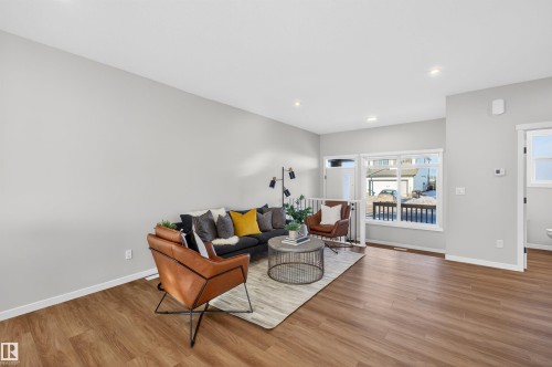3 Eton Link, Spruce Grove, AB - Indoor Photo Showing Living Room