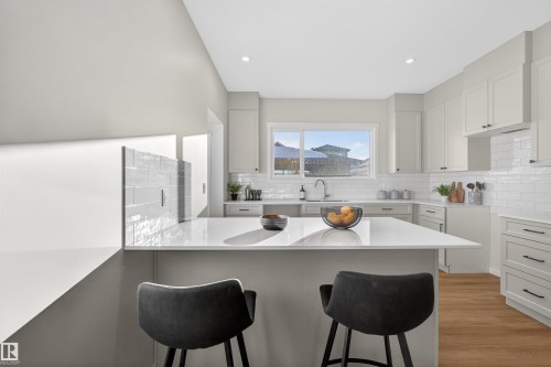 3 Eton Link, Spruce Grove, AB - Indoor Photo Showing Kitchen With Upgraded Kitchen