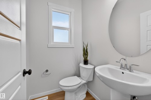 3 Eton Link, Spruce Grove, AB - Indoor Photo Showing Bathroom