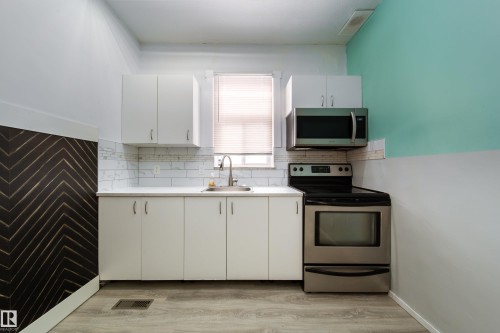 10803 93 Street, Edmonton, AB - Indoor Photo Showing Kitchen