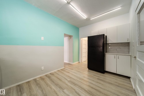 10803 93 Street, Edmonton, AB - Indoor Photo Showing Kitchen