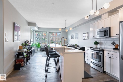 111 9603 98 Avenue, Edmonton, AB - Indoor Photo Showing Kitchen With Upgraded Kitchen