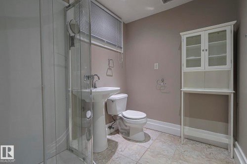 8907 140 Street Nw, Edmonton, AB - Indoor Photo Showing Bathroom