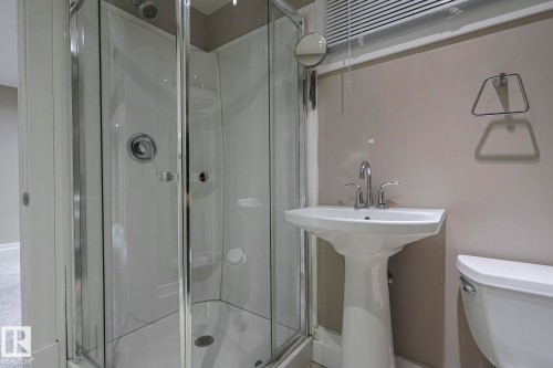8907 140 Street Nw, Edmonton, AB - Indoor Photo Showing Bathroom