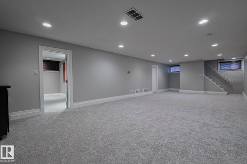 8907 140 Street Nw, Edmonton, AB - Indoor