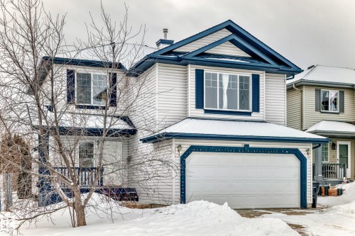 Traditional-style home with a garage and a chimney - 4619 151 Avenue Nw, Edmonton, AB - Outdoor