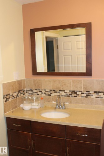 Bathroom with vanity - 12432 134 Street, Edmonton, AB - Indoor Photo Showing Bathroom
