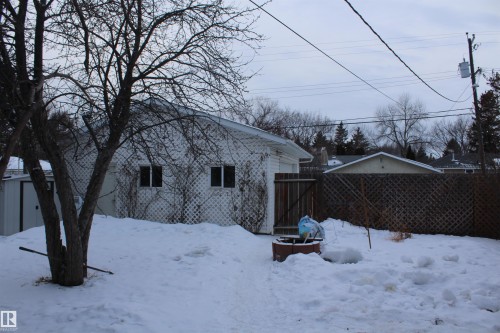 View of snowy yard - 12432 134 Street, Edmonton, AB - Outdoor