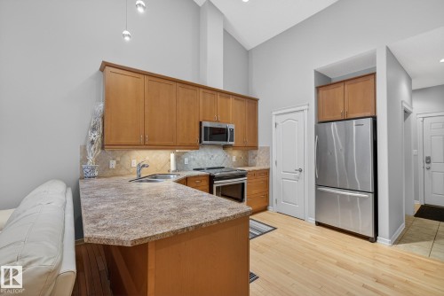 36 3003 34 Avenue, Edmonton, AB - Indoor Photo Showing Kitchen With Double Sink