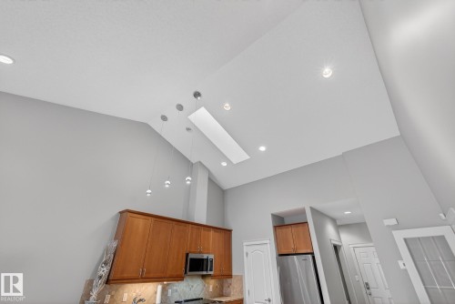 36 3003 34 Avenue, Edmonton, AB - Indoor Photo Showing Other Room