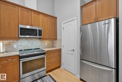 36 3003 34 Avenue, Edmonton, AB - Indoor Photo Showing Kitchen