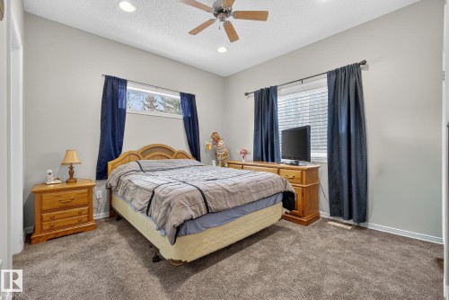 36 3003 34 Avenue, Edmonton, AB - Indoor Photo Showing Bedroom