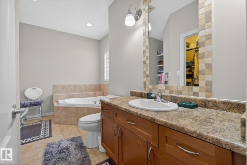 36 3003 34 Avenue, Edmonton, AB - Indoor Photo Showing Bathroom