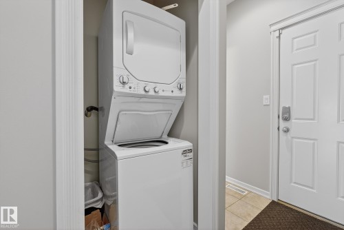 36 3003 34 Avenue, Edmonton, AB - Indoor Photo Showing Laundry Room