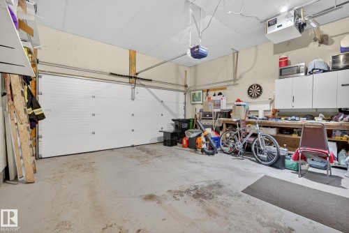 36 3003 34 Avenue, Edmonton, AB - Indoor Photo Showing Garage
