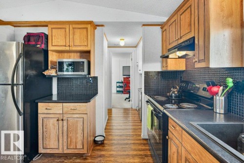 1226 West View Rise, Edmonton, AB - Indoor Photo Showing Kitchen