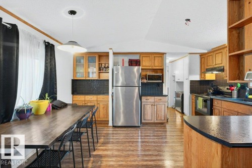 1226 West View Rise, Edmonton, AB - Indoor Photo Showing Kitchen