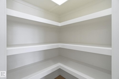 10723 70 Avenue, Edmonton, AB - Indoor