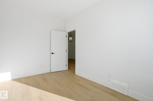 10723 70 Avenue, Edmonton, AB - Indoor Photo Showing Other Room
