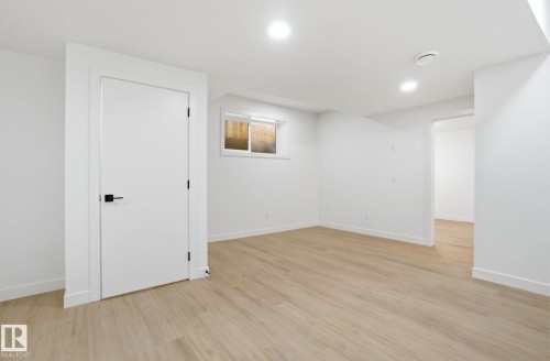 10723 70 Avenue, Edmonton, AB - Indoor Photo Showing Other Room