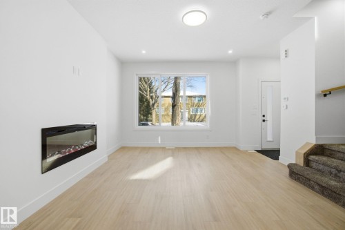 10723 70 Avenue, Edmonton, AB - Indoor With Fireplace