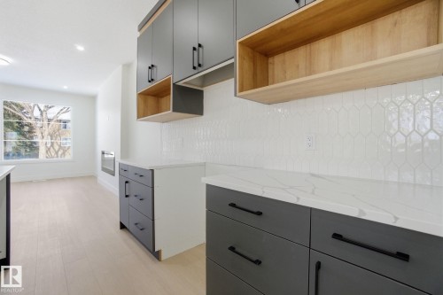 10725 70 Avenue, Edmonton, AB - Indoor Photo Showing Other Room