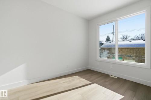 10725 70 Avenue, Edmonton, AB - Indoor Photo Showing Other Room