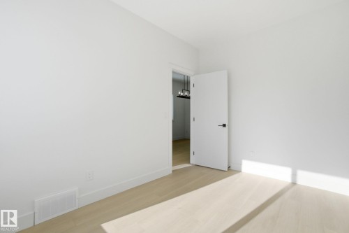 10725 70 Avenue, Edmonton, AB - Indoor Photo Showing Other Room
