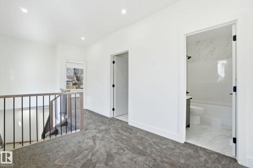 10725 70 Avenue, Edmonton, AB - Indoor Photo Showing Other Room