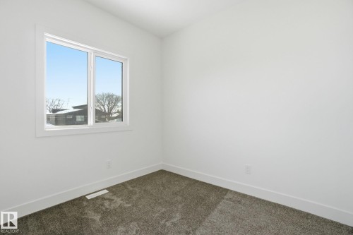10725 70 Avenue, Edmonton, AB - Indoor Photo Showing Other Room