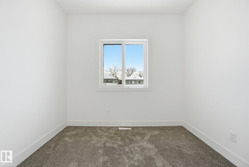 10725 70 Avenue, Edmonton, AB - Indoor Photo Showing Other Room