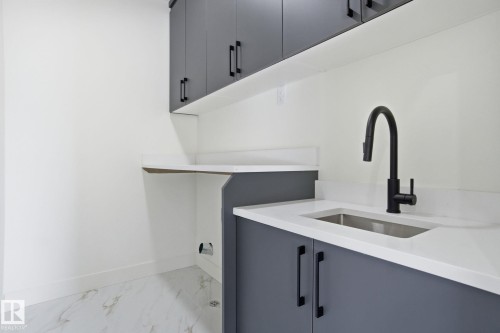 10725 70 Avenue, Edmonton, AB - Indoor