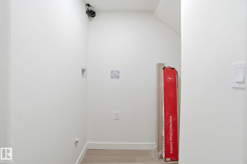 10725 70 Avenue, Edmonton, AB - Indoor Photo Showing Other Room