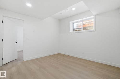 10725 70 Avenue, Edmonton, AB - Indoor Photo Showing Other Room