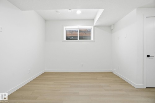10725 70 Avenue, Edmonton, AB - Indoor Photo Showing Other Room